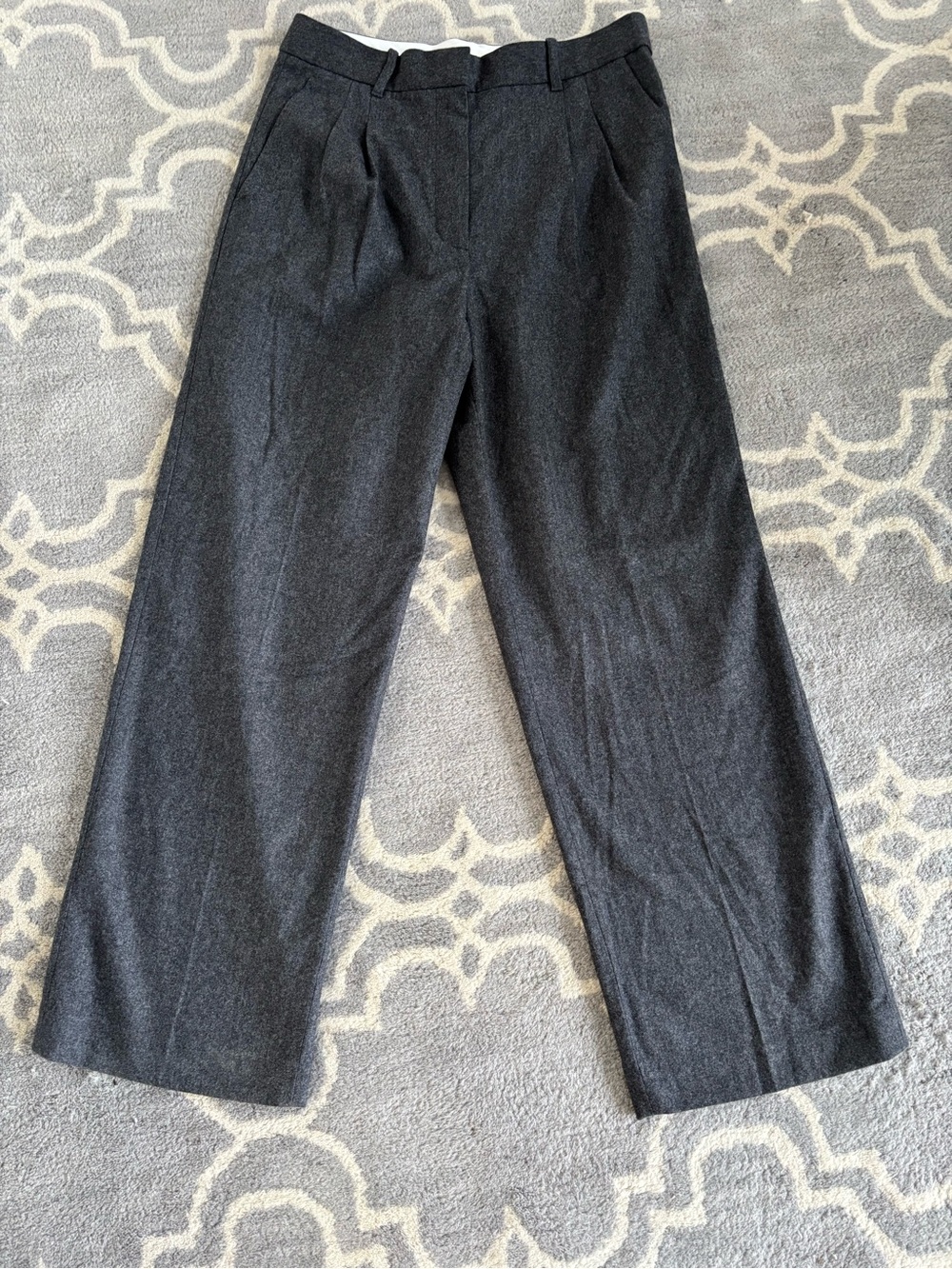 Aritzia Effortless Pants Grey Size 12